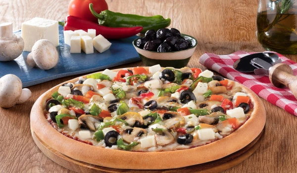 Ege Mutfağından İlham Alan Lezzet: PizzaLazza Favorisi